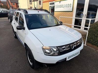 Used Dacia Duster Acces 2017 White Hatchback