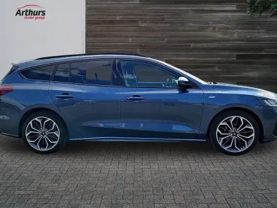Begagnad Ford Focus ST-Line 123 HK (90 kW) 2022 Blå Kombi