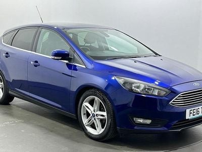 Used Ford Focus Zetec 125 HP (91 kW) 2016 Blue Hatchback