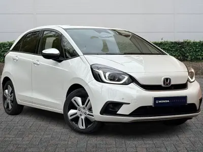 Used Honda Jazz Hybrid 109 HP (80 kW) 2021 White Hatchback