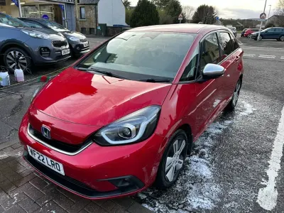 Używany Honda Jazz Hybrid 109 KM (80 kW) 2022 Czerwony Hatchback