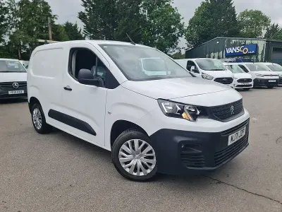 Used Peugeot Partner Premium 131 HP (96 kW) 2021 White MPV