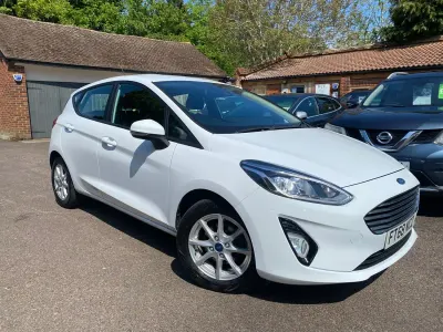 Usado Ford Fiesta Zetec 100 HP (73 kW) 2018 Branco Citadino
