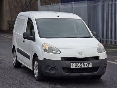 Used Peugeot Partner 75 HP (55 kW) 2015 White MPV