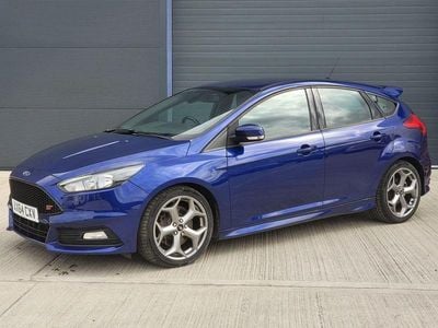 Used Ford Focus ST 185 HP (136 kW) 2015 Blue Hatchback