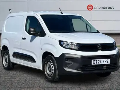 Second-hand Vauxhall Combo S 100 CP (73 kW) 2024 Alb Monovolum