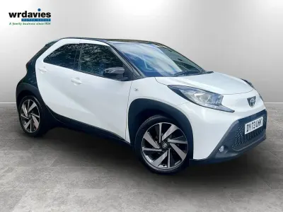 Used Toyota Aygo X 72 HP (52 kW) 2024 Pure white/bi tone SUV