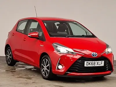 Second-hand Toyota Yaris Hybrid 100 CP (73 kW) 2018 Roșu Hatchback