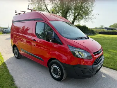 Usado Ford Transit Custom 100 HP (73 kW) 2014 Vermelho Van