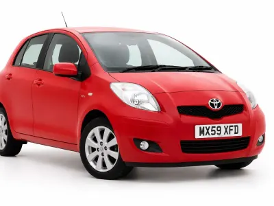 Begagnad Toyota Yaris 101 HK (74 kW) 2009 Röd Halvkombi