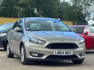 Used Ford Focus Zetec 120 HP (88 kW) 2015 Silver Hatchback