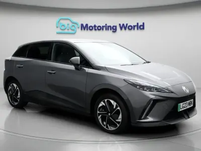Używany MG MG4 EV Trophy 319 kW (435 KM) 2023 Szary Hatchback