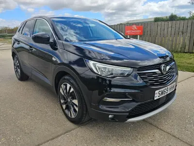 Used Vauxhall Grandland X SRi 130 HP (95 kW) 2019 Black SUV