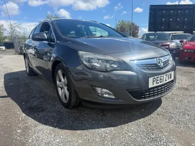 Used Vauxhall Astra SRi 165 HP (121 kW) 2011 Grey Estate