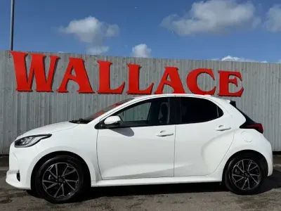 Used Toyota Yaris Design 116 HP (85 kW) 2023 White Hatchback