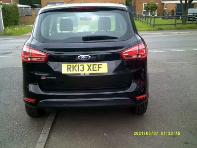 Usado Ford B-MAX Zetec 105 HP (77 kW) 2013 Preto Monovolume