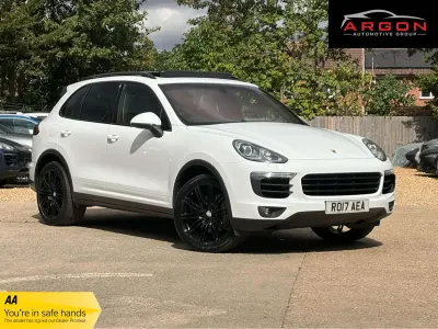 Used Porsche Cayenne 380 HP (279 kW) 2017 White SUV