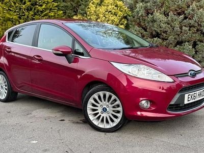 Used Ford Fiesta Titanium 94 HP (69 kW) 2011 Red Hatchback