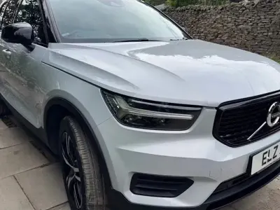 Used Volvo XC40 R-Design 163 HP (119 kW) 2021 SUV