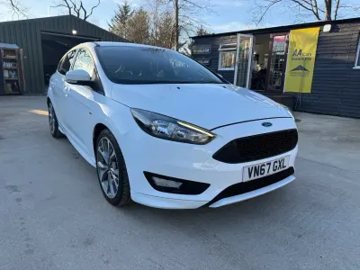 Begagnad Ford Focus ST-Line X 140 HK (102 kW) 2017 Vit Halvkombi