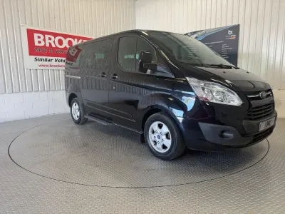 Used Ford 300 Limited 2015 Black MPV