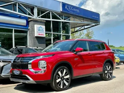 New Mitsubishi Outlander 300 HP (220 kW) 2026 Red SUV