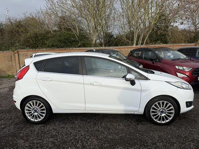 White Used 2015 Ford Fiesta Titanium Hatchback | £4,450 (Fair price)