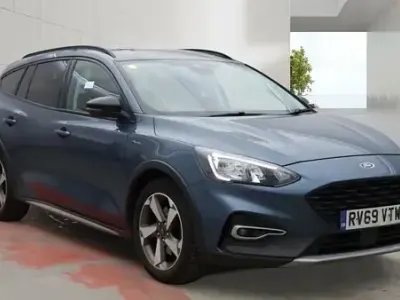 Used Ford Focus Active 120 HP (88 kW) 2020 Blue Estate