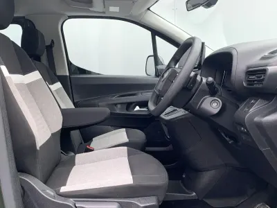 Used Citroën Berlingo 98 kW (134 HP) 2024 Green MPV