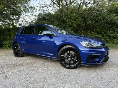 Begagnad VW Golf VII R 310 HK (228 kW) 2017 Blå Halvkombi