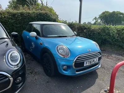 Usado Mini Cooper Hatch 2016 Azul Utilitario