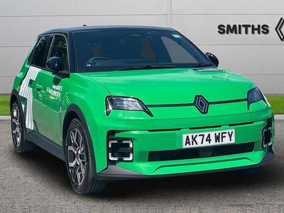 Used Renault 5 E-Tech Komfort 110 kW (150 HP) 2025 Green  Hatchback