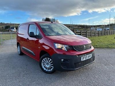 Used Peugeot Partner 2019 Red MPV