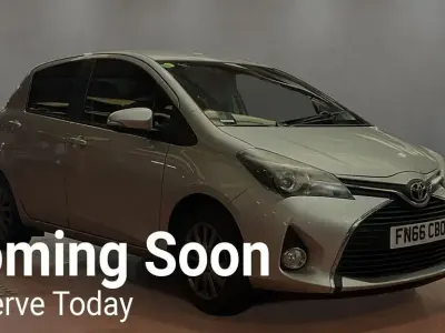 Used Toyota Yaris 99 HP (72 kW) 2016 Silver Hatchback