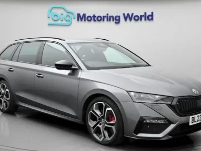 Used Skoda Octavia vRS 200 HP (147 kW) 2023 Grey Estate