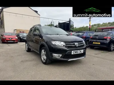 Używany Dacia Sandero Lauréate 90 KM (66 kW) 2016 Czarny Hatchback