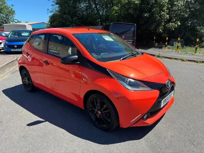 Used Toyota Aygo X-cite 69 HP (50 kW) 2015 Orange Hatchback