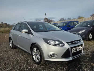 Used Ford Focus Zetec 125 HP (91 kW) 2013 Silver Hatchback