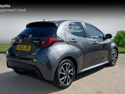 Second-hand Toyota Yaris Hybrid Design 116 CP (85 kW) 2022 Gri Hatchback