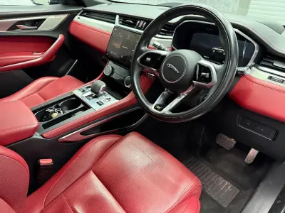 Używany Jaguar F-Pace R-Dynamic 250 KM (183 kW) 2021 Niebieski SUV