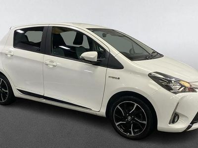 Used Toyota Yaris Hybrid Design 100 HP (73 kW) 2018 White Hatchback