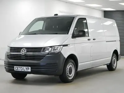 Usado VW Transporter Edition 150 CV (110 kW) 2023 Plateado Van