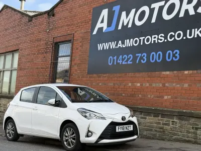 Używany Toyota Yaris 111 KM (81 kW) 2018 Biały Hatchback