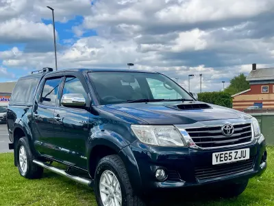 Usado Toyota HiLux 171 HP (125 kW) 2015 Cinzento Pickup
