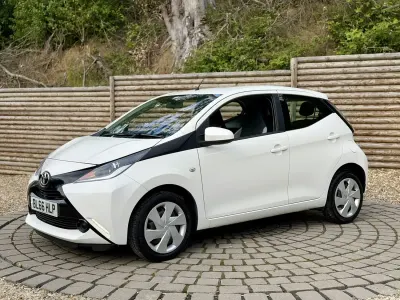 Used Toyota Aygo X-play 69 HP (50 kW) 2016 White Hatchback