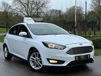 Used Ford Focus Zetec 120 HP (88 kW) 2016 White Hatchback