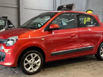 Used Renault Twingo Dynamique 90 HP (66 kW) 2015 Red Hatchback