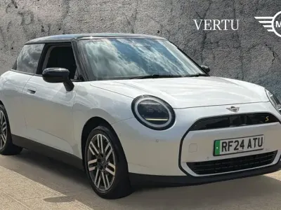Used Mini Cooper SE Hatch 158 kW (215 HP) 2024 White Hatchback