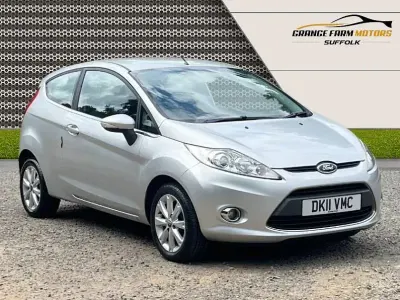 Used Ford Fiesta Zetec 81 HP (59 kW) 2011 Silver Hatchback