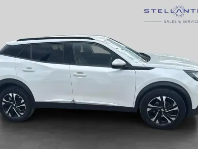 Używany Peugeot 2008 Allure Premium 100 KM (73 kW) 2020 Biały SUV
